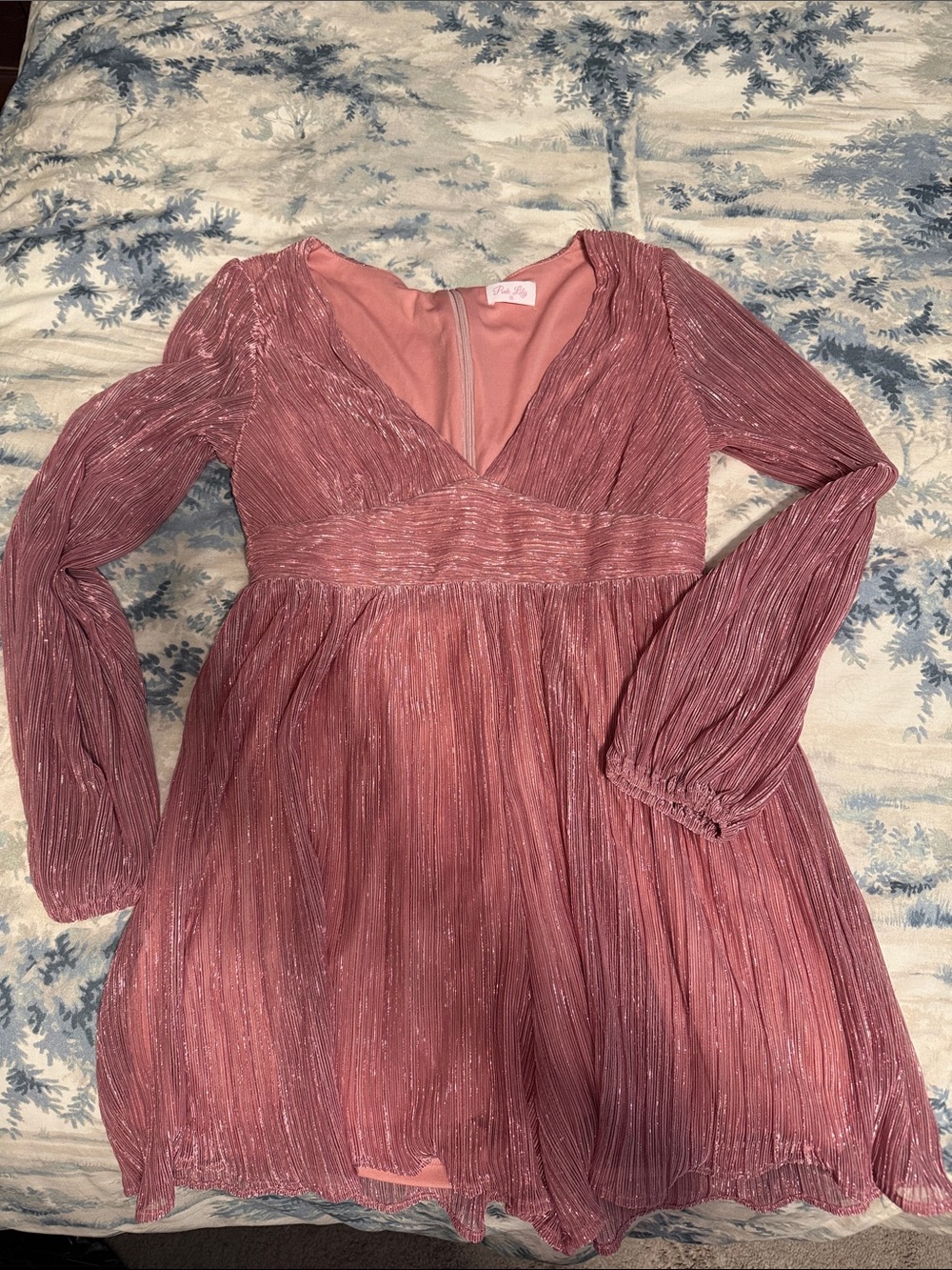 Shimmery Rose Pink Pleated V-Neck Long Sleeve Dress